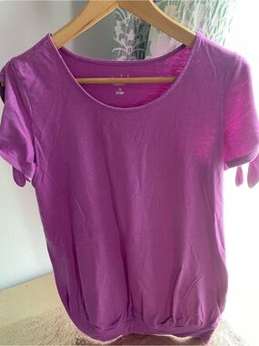 Isabel Maternity by Ingrid & Isabel- size XS but fits up to L, fuchsia top
